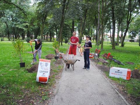Lepsze Jutro dla parku w Gaworzycach - relacja z akcji w parku - 7