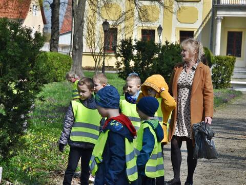 Sprzątali dla Polski - Przedszkolaki wzięły udział w ogólnopolskiej akcji - 20