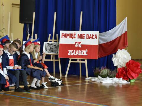 Rozpoczęcie roku szkolnego oraz pasowanie uczniów klas pierwszych - 11