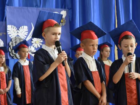 Rozpoczęcie roku szkolnego oraz pasowanie uczniów klas pierwszych - 33