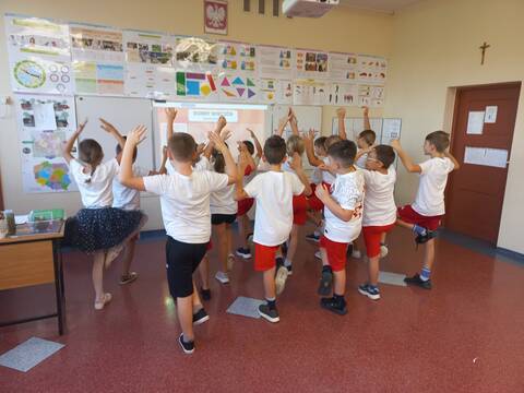 Pierwszy challenge w ramach międzynarodowego projektu Active Sister Schools już za nami - 1