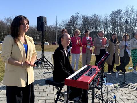 Jednym głosem. Ku Niebu. Chór „Skrzydła” poruszył serca w głogowskim hospicjum - 7