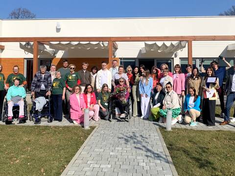 Jednym głosem. Ku Niebu. Chór „Skrzydła” poruszył serca w głogowskim hospicjum - 10