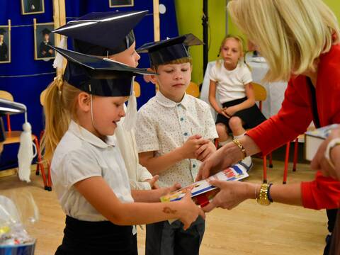 „Muchomorki” zakończyły przedszkolną przygodę - 28